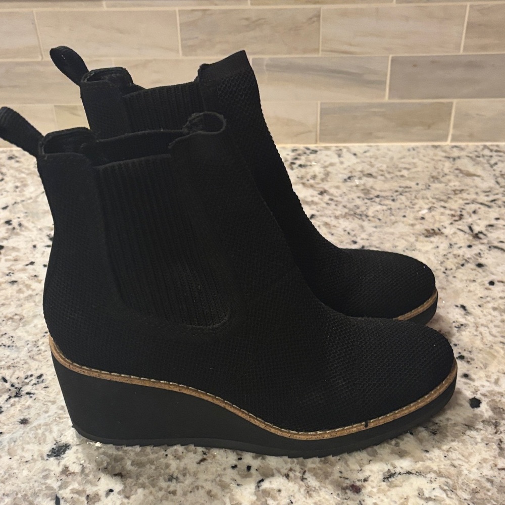 Sofft Eiley women’s wedge black boot